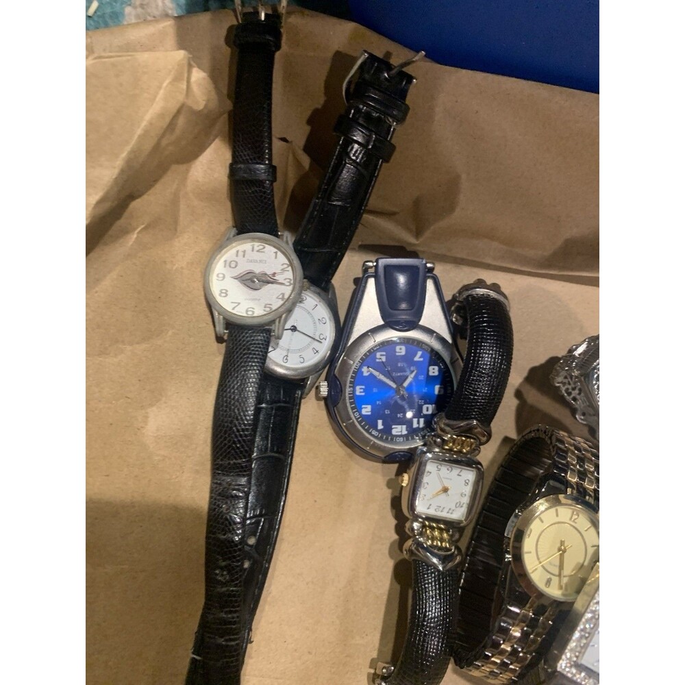 Lot of 8 Womens Wristwatches Bay Studio Seki Leather Metal Bangle Assorted